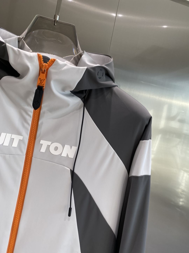 l0vis Vvtt0n outwear